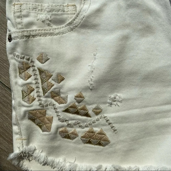 Free People Tulum Embroidered Ripped  Jean Shorts - Picture 6 of 13